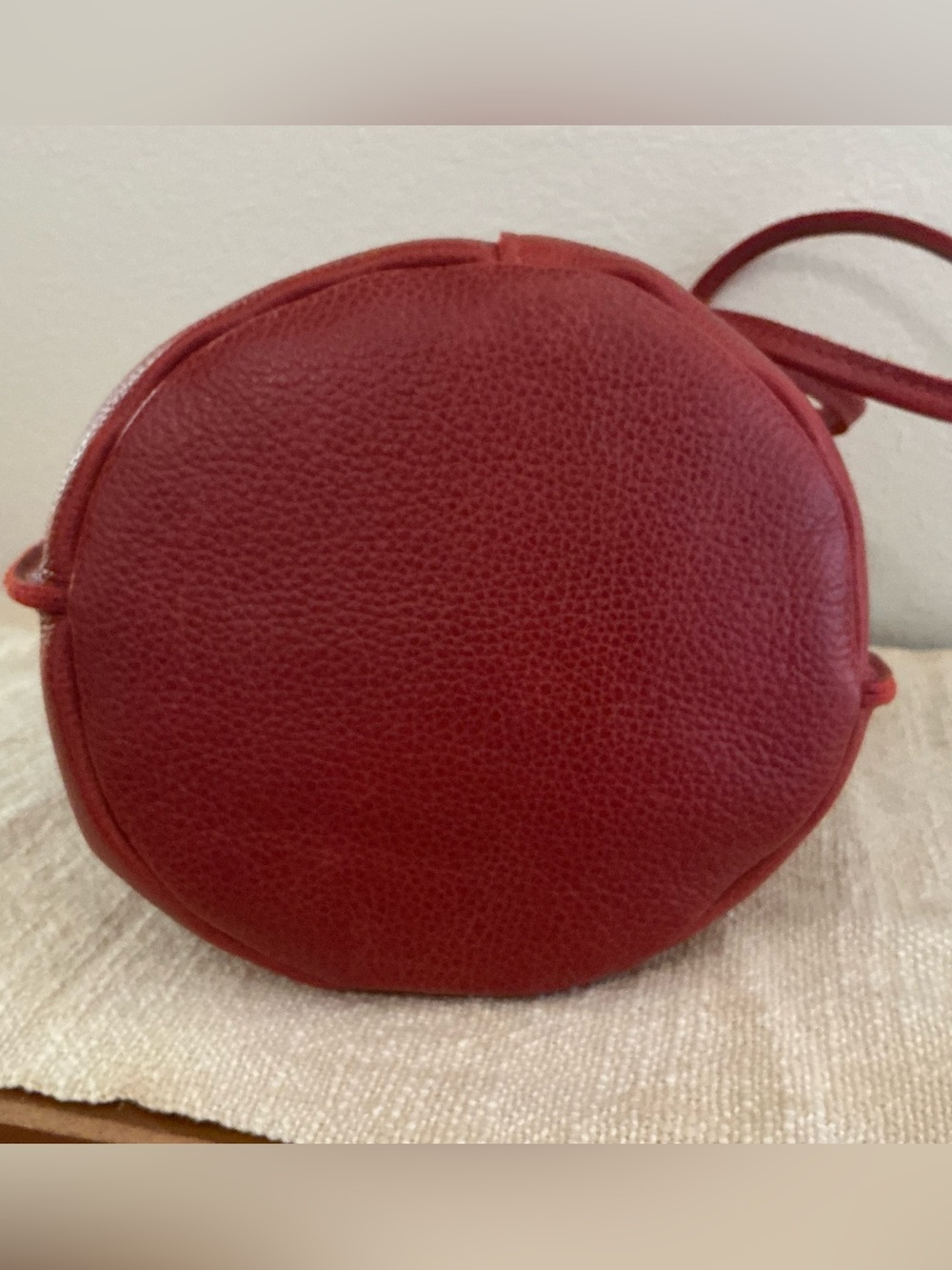 Portland Leather Classic Devan Bucket Bag Chili Red PLG - Picture 6 of 9